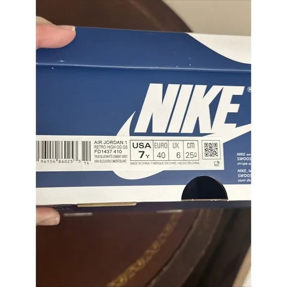 Jordan 1 Retro OG High True Blue Size 7Y With Box Extra Laces EUC