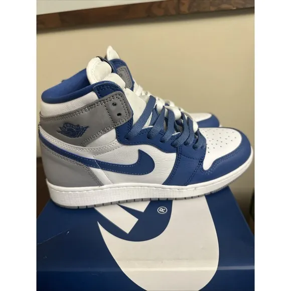 Jordan 1 Retro OG High True Blue Size 7Y With Box Extra Laces EUC