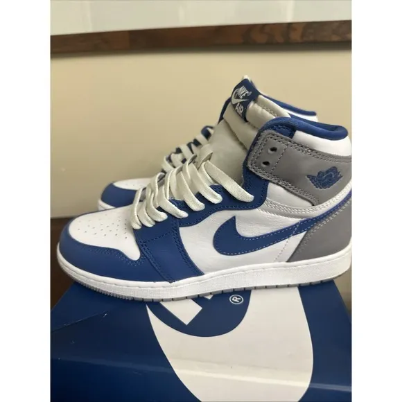 Jordan 1 Retro OG High True Blue Size 7Y With Box Extra Laces EUC