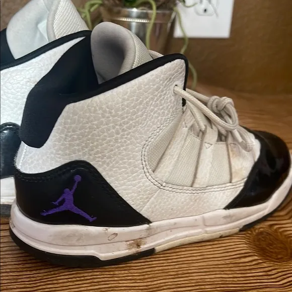 Jordan Kids Shoes - Black and White