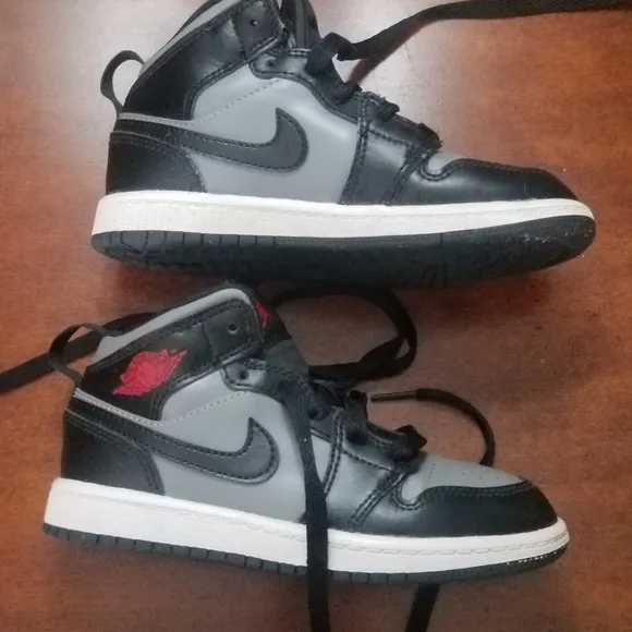 KID'S AIR JORDAN 1 RETRO HIGH TOP SZ.12C