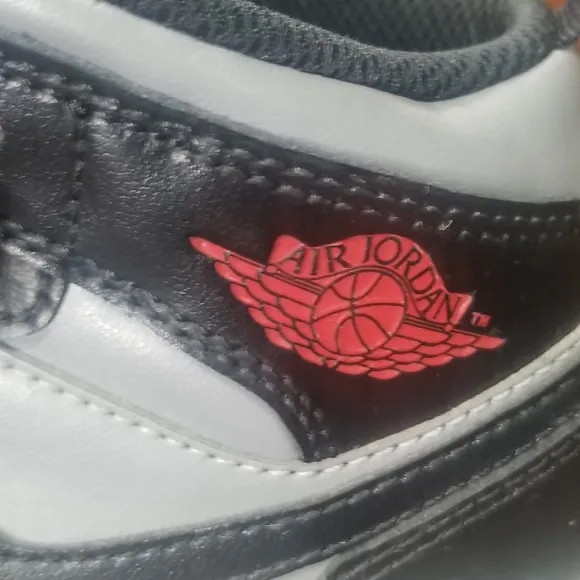 KID'S AIR JORDAN 1 RETRO HIGH TOP SZ.12C