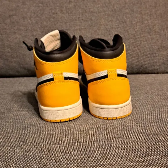 Kids Nike Air Jordan 1 High Top Sneakers Size 3Y Yellow Black White