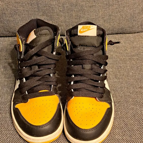 Kids Nike Air Jordan 1 High Top Sneakers Size 3Y Yellow Black White