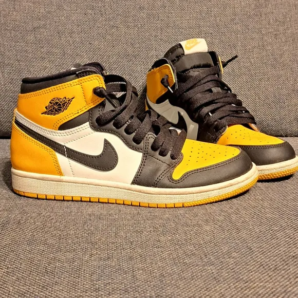 Kids Nike Air Jordan 1 High Top Sneakers Size 3Y Yellow Black White