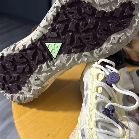 Kids Trail Shoes - Cream and Brown