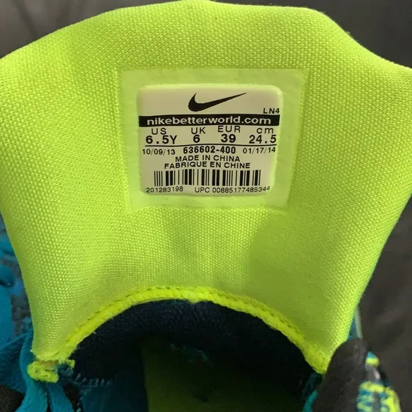 Kobe high top tennis shoes
