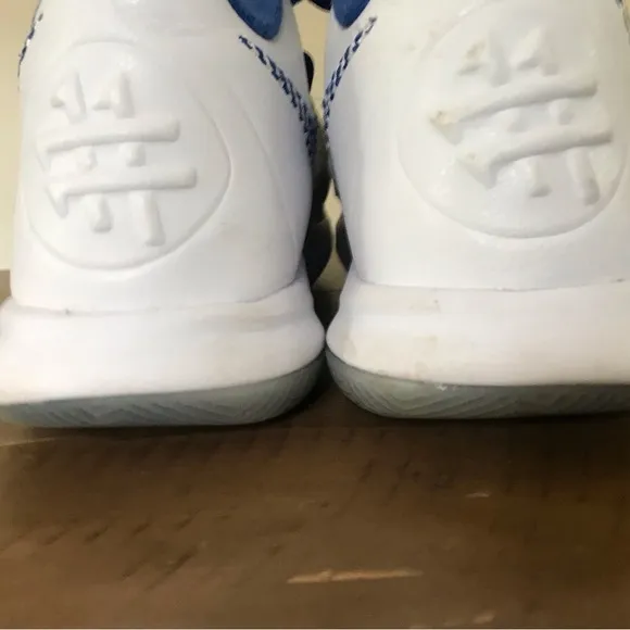Kyrie Flytrap 3 White Varsity Royal Men’s Basketball Shoes - size 11