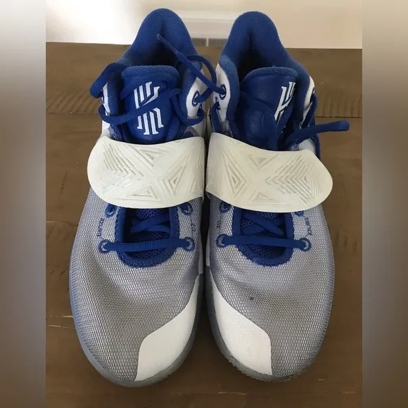 Kyrie Flytrap 3 White Varsity Royal Men’s Basketball Shoes - size 11