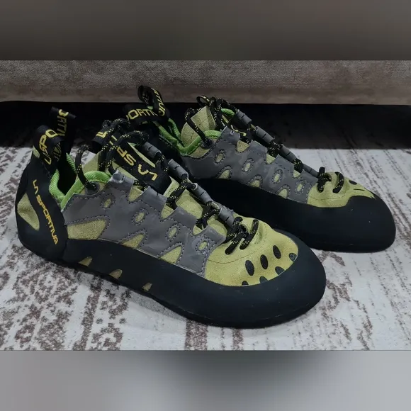 La Sportiva Climbing Shoes Size: 8.5  TARANTULACE Green Leather Lace-Up Boulder