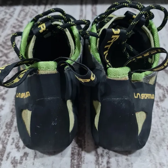 La Sportiva Climbing Shoes Size: 8.5  TARANTULACE Green Leather Lace-Up Boulder
