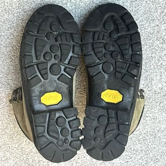 La Sportiva Makulu Mountain Climbing Mountaineering Boots, Womens US 7B, EUR 38B