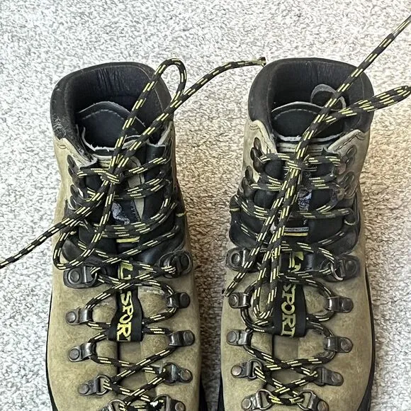 La Sportiva Makulu Mountain Climbing Mountaineering Boots, Womens US 7B, EUR 38B