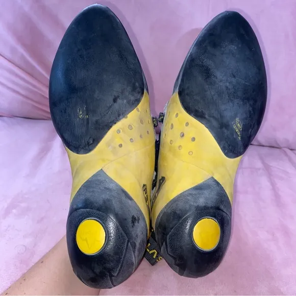 La Sportiva Solution Climbing Shoes Men’s 41.5 or 8.5 ( Women’s 9.5 ) Downturn