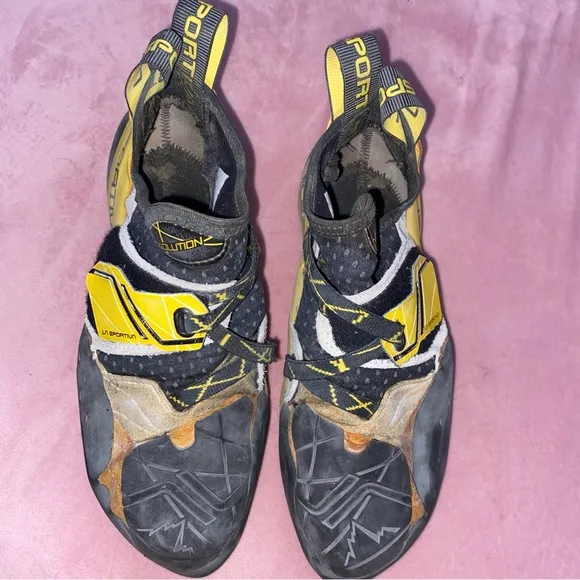 La Sportiva Solution Climbing Shoes Men’s 41.5 or 8.5 ( Women’s 9.5 ) Downturn