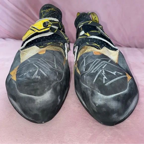 La Sportiva Solution Climbing Shoes Men’s 41.5 or 8.5 ( Women’s 9.5 ) Downturn
