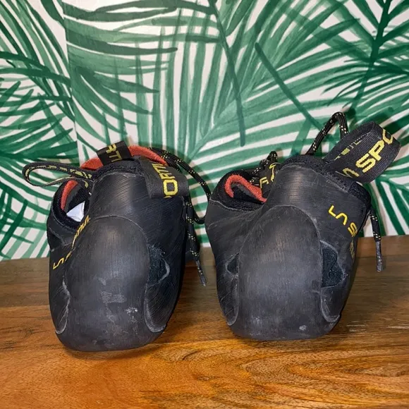 La Sportiva Tarantulace Black/Red Rock Climbing Shoes Men’s 11.5