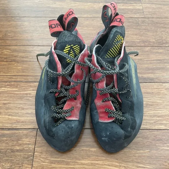 La Sportiva Testarossa Climbing Shoes, Size 40.5