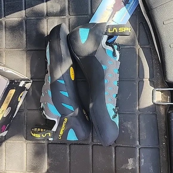 La Sportiva Women's Climbing Shoes - New - Size 38 - Blue Black
