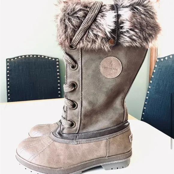 LONDON FOG Women’s Melton Duck Boots