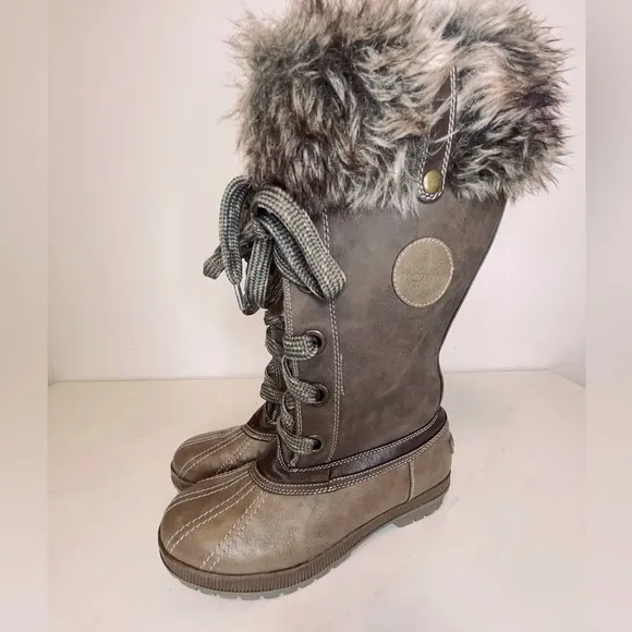 LONDON FOG Women’s Melton Duck Boots