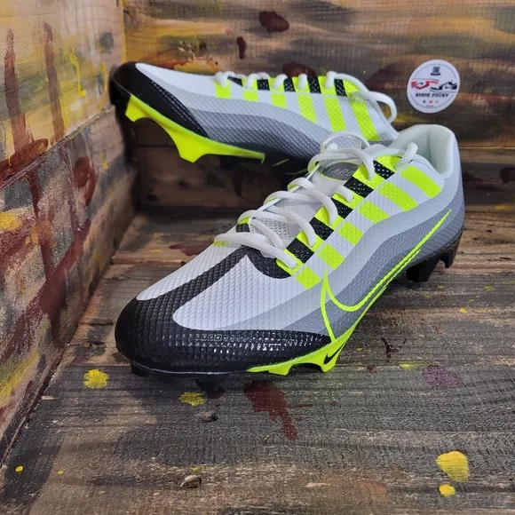 Men Nike athletic‎ shoes size 11.5, 13 new