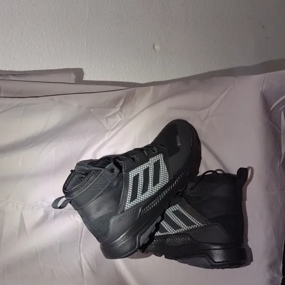 Men's, Black and Silver Terrex Trail maker MID GTX Size 11
