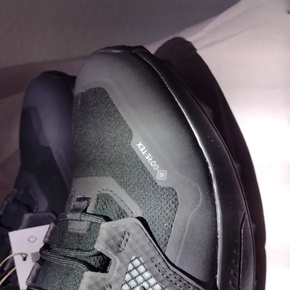 Men's, Black and Silver Terrex Trail maker MID GTX Size 11