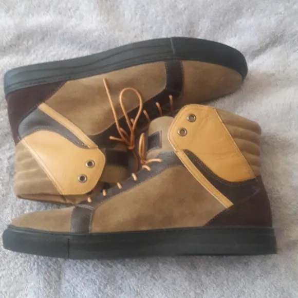 MEN'S  HIGH TOP SNEAKERS NBW