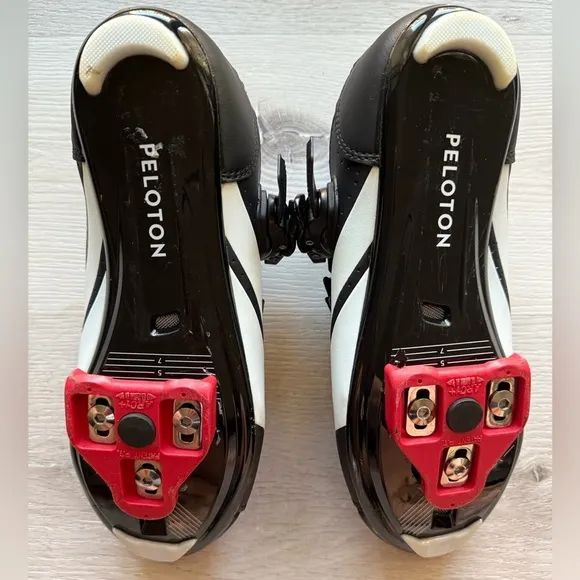 Men’s Peloton Red and Black Delta Cleats Cycling Shoes Size 41 US 8.5