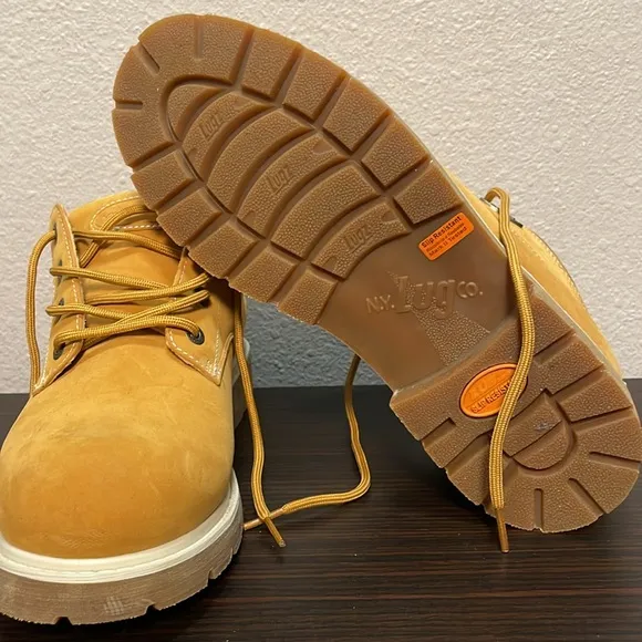 Men’s shoes size 10.5