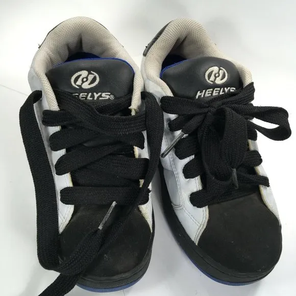 Mens Youth Heelys Hurricane Skate Shoes Size 5 Style 7224 White Black Wheels