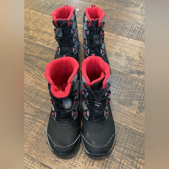 Merrell Snowbank red and black boots size 12K