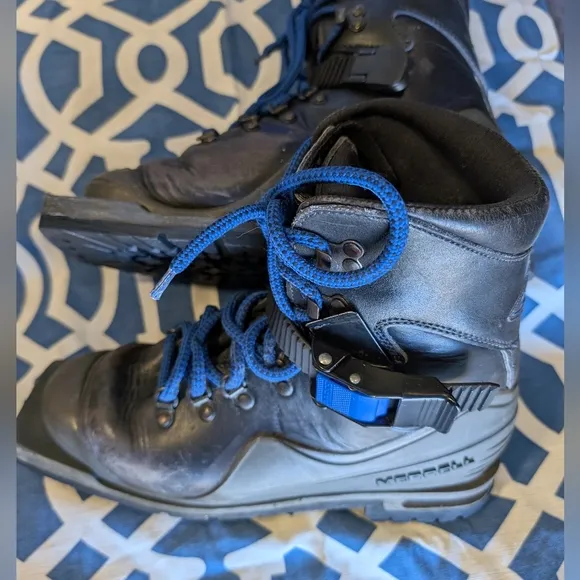 Merrell Women's size 7 ski Boots XC cross country 75mm 3 pin