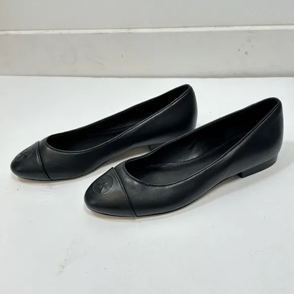 Michael Kors Dylan Flat black leather almond toe slip on shoes women 6 EUC