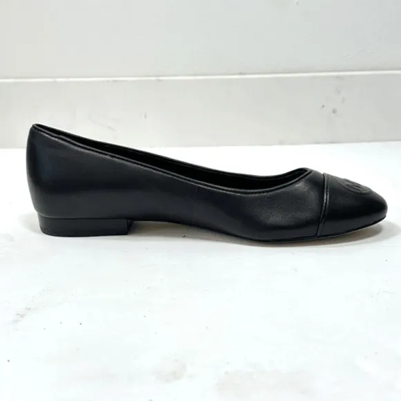 Michael Kors Dylan Flat black leather almond toe slip on shoes women 6 EUC
