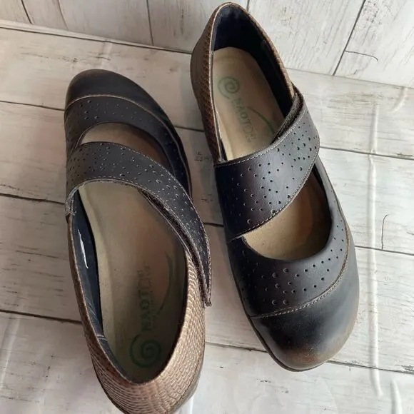 Naot Aroha Mary Jane Brown Size 41/10
