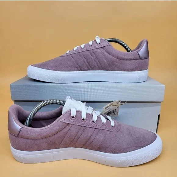 New Adidas Vulcraid3R Women's Skate Boarding Shoes Size 10