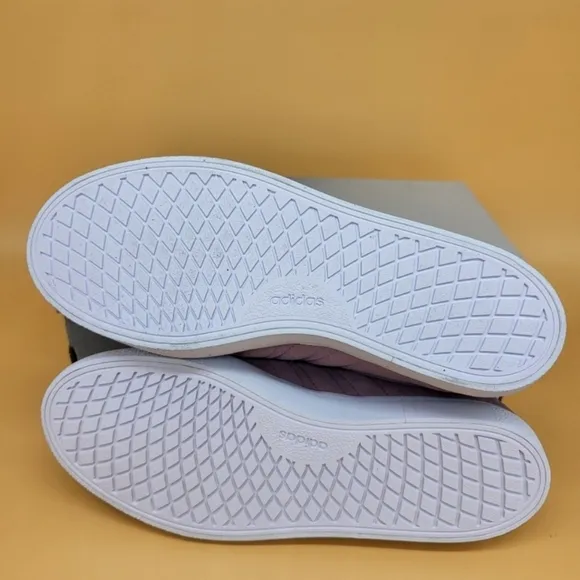 New Adidas Vulcraid3R Women's Skate Boarding Shoes Size 10