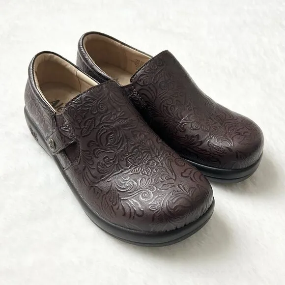 NEW Alegria Kara Slip-On Clog Shoes Chocolate Paisley Embossed Size 37 EU 7 US