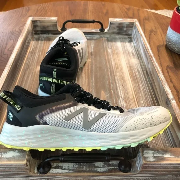 New Balance Arishi Trail V1 Running Shoes Gray Green Women's size 9.5 WTARISS1