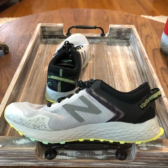 New Balance Arishi Trail V1 Running Shoes Gray Green Women's size 9.5 WTARISS1