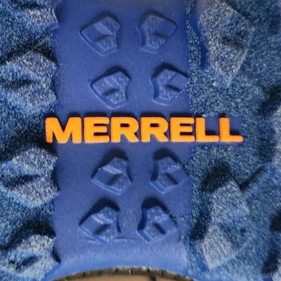 NEW Boy's Merrell Trail Shoe/Sneaker (Size 2.0)
