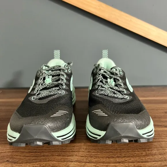 New Brooks Cascadia Trail 16 Women’s Running Shoes Size: 7.5 Medium Black/Green