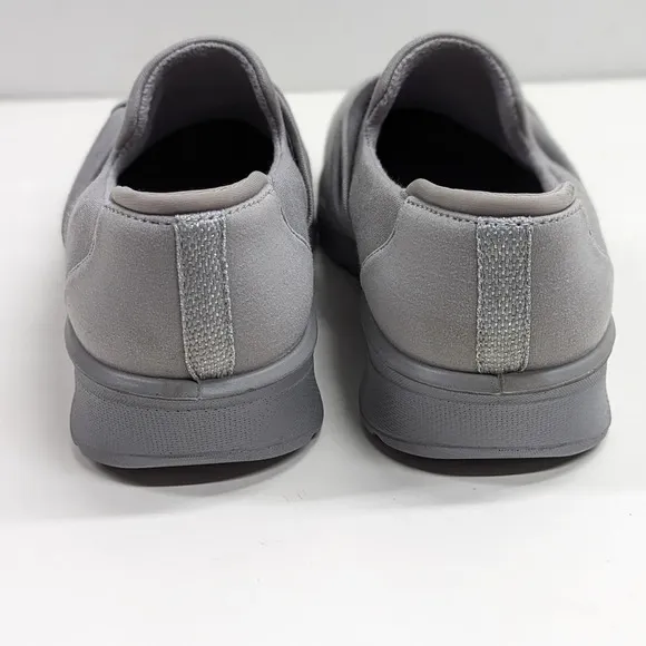 New Bzees Slip On Glimmer Loafer Women's Size 5