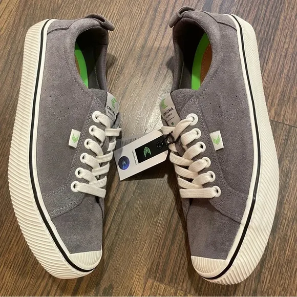 NEW Cariuma OCA Low Top Gray Suede Sneakers Women’s 10 Men’s 8.5 Lace Up Shoes