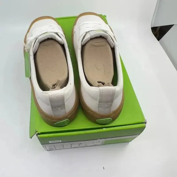 NEW Cariuma Oca Low Top Sneaker Shoes Lace-Up Canvas White Gum Unisex W6.5/M5