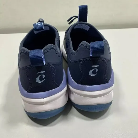 NEW CLOVE  Classic Sneakers Size 8.5 Healthcare Comfort Toggle Fluid Resistant