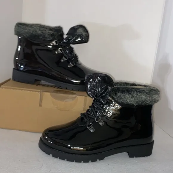 New Comfortview 7 WW Black Patent Leather Vylon Hiker Bootie