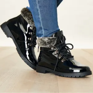 New Comfortview 7 WW Black Patent Leather Vylon Hiker Bootie